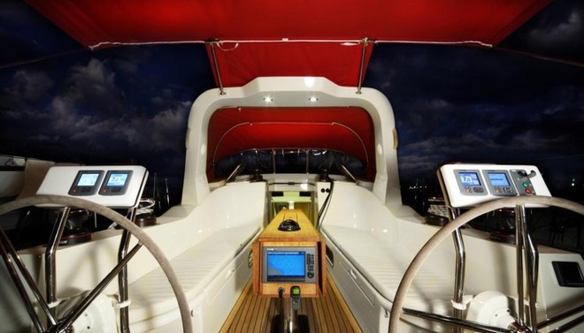 AY 480 cockpit ©  SW